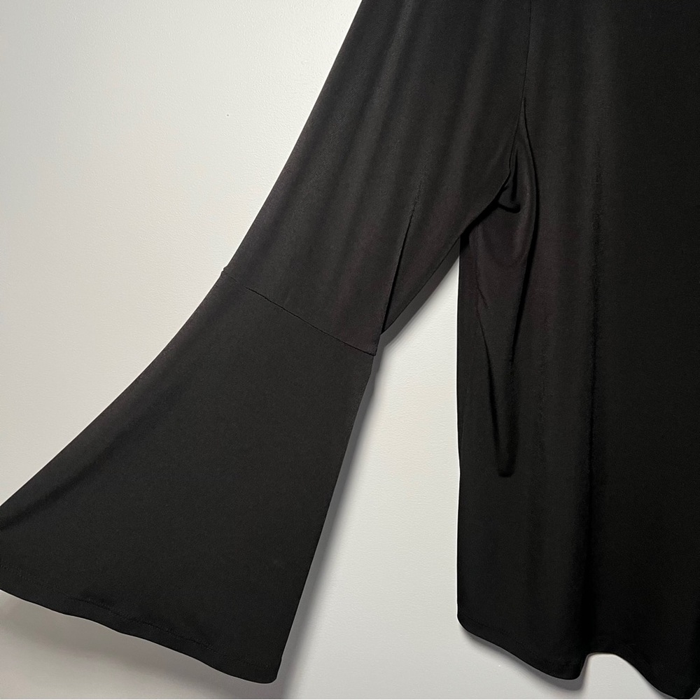 Michael Michael Kors Black Long Bell Sleeve Top with Keyhole Detail Size M - Picture 2 of 6